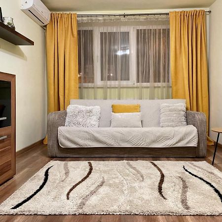 Cozy And Clean Apartment, Near National Arena Bucharest Exterior photo