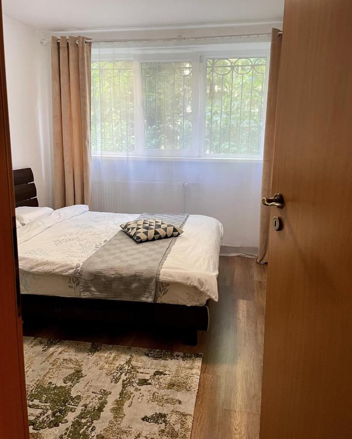 Cozy And Clean Apartment, Near National Arena Bucharest Exterior photo